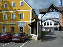 Okolo �ern�ho rybn�ka